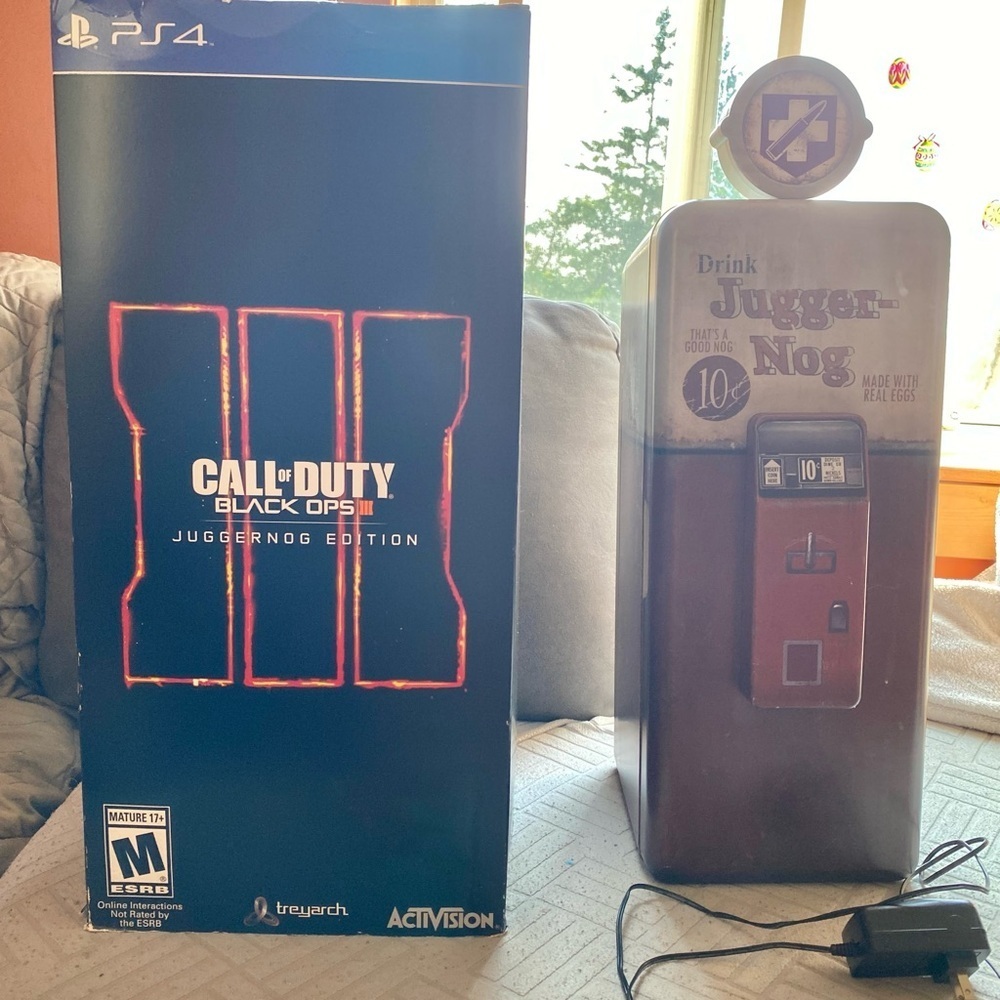 Call of Duty: Black Ops III Juggernog Edition for PS4 - Brown Mini-Fridge
